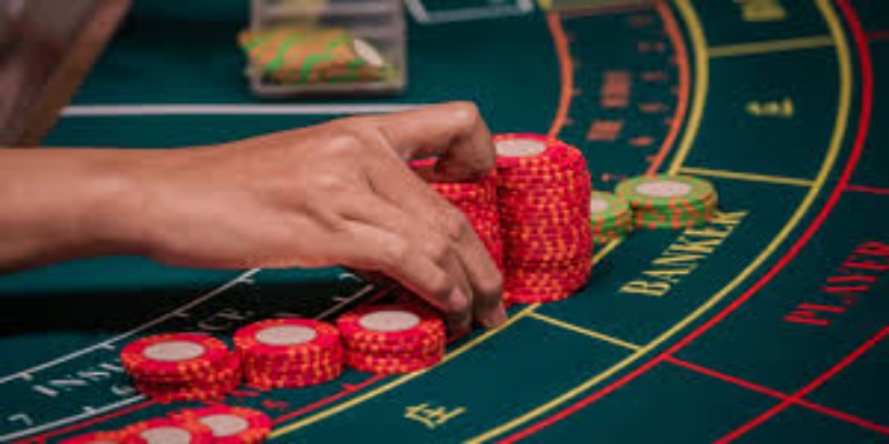 Baccarat 8KBET: Game bài Baccarat đẳng cấp đại gia châu Á 5 Nguyên tắc khi rút bài cho nhà con