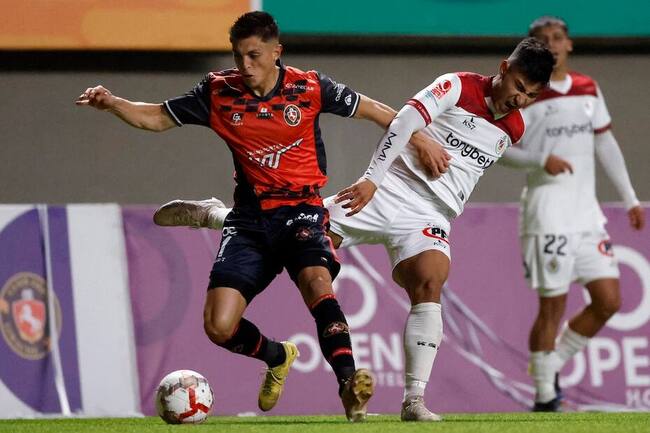 Nhận định Deportes Limache vs La Serena, 5h00 ngày 31/07: Chủ nhà gớm mặt 2 Trận cầu khó lường giữa Deportes Limache vs La Serena